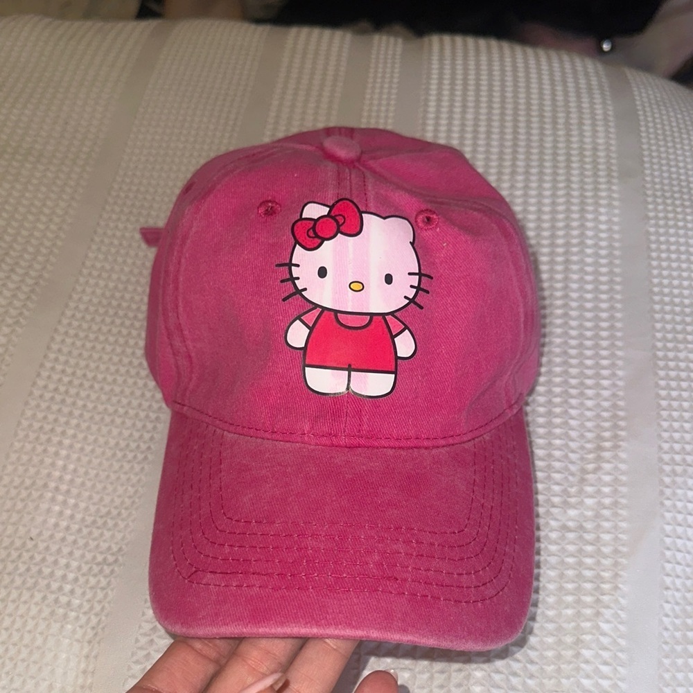 NEW Hello Kitty Hat​​